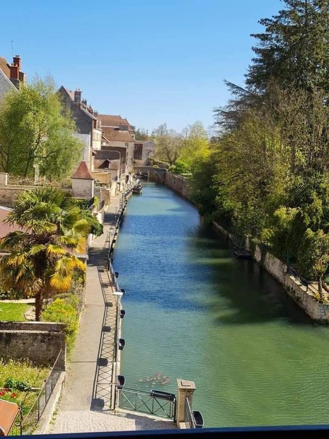 Le Grand Moulin Des Tanneurs B&B Et Love Room Dole Exterior photo